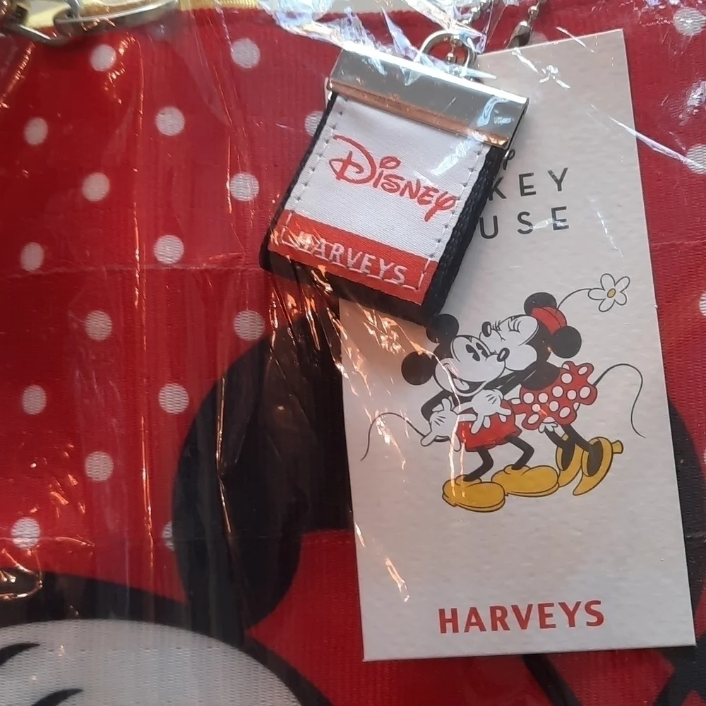 Harveys Seatbelt Mickey and Minnie Wanderlust new